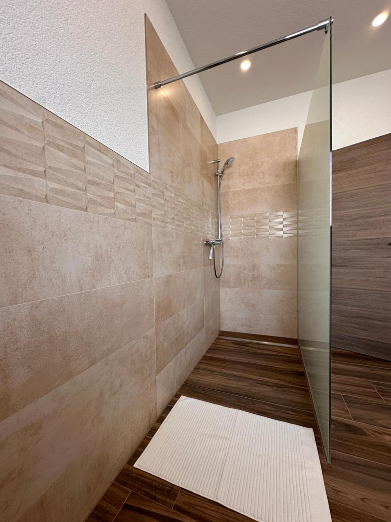 Amao-Obsidian I 120Qm I Elegantes Business- & Familienapartment I 3 Schlafzimmer I Kingsize Betten ชวาเนา ภายนอก รูปภาพ